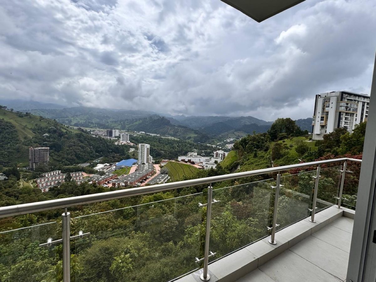 Balcón con vista panorámica a la ciudad de Manizales