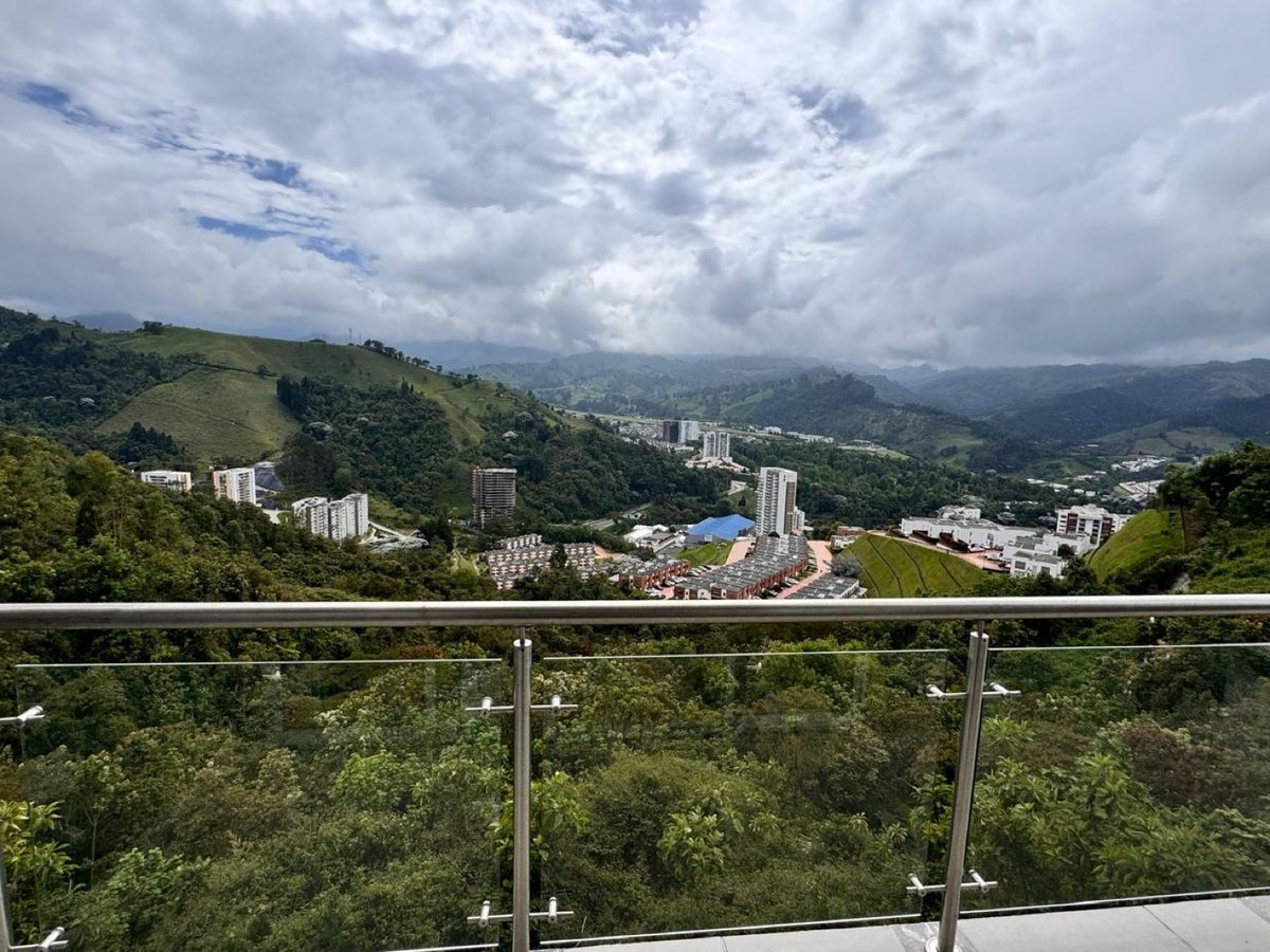 Atardecer sobre Manizales desde Los Rosales